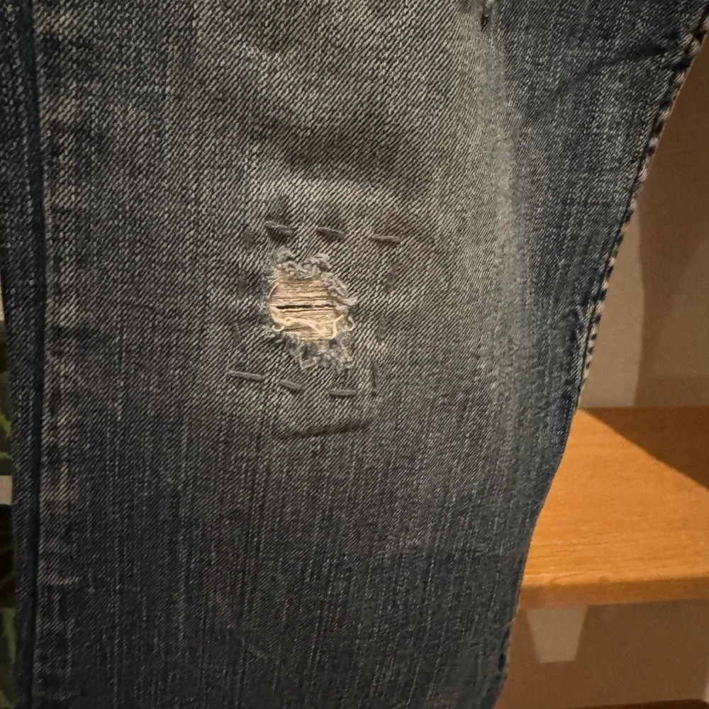Tuesday Silver Jeans Dark Blue Distressed Straight/Flare Leg Women's Jeans - Picture 5 of 13